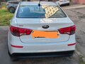 2017 Kia Rio III Рестайлинг, белый, 980000 рублей - вид 5