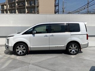 2023 Mitsubishi Delica D:5 I Рестайлинг, белый, 2389000 рублей, вид 4