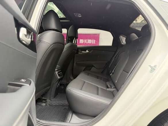 2022 Kia K3 II (China Market) Рестайлинг, белый, 1385005 рублей - вид 9