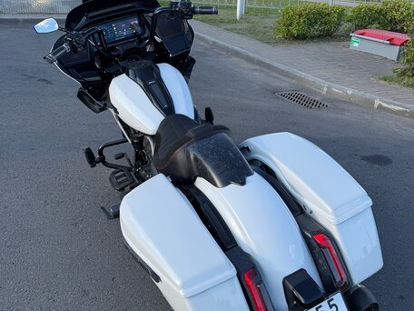 2023 Harley-Davidson Road Glide, белый, 2790000 рублей, вид 2