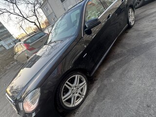 2012 Mercedes-Benz E-Класс 200 7G-Tronic IV (W212, S212, C207), чёрный, 2000000 рублей, вид 1