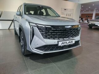 2026 Geely Atlas II, серебристый, 4119990 рублей, вид 3