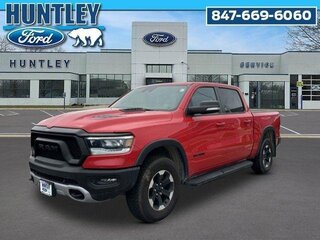 2022 Ram 1500 Quad Cab V, красный, 6003300 рублей, вид 1