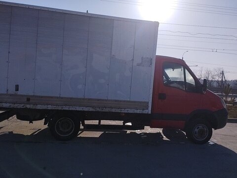 2012 Iveco Daily, красный, 1450000 рублей - вид 6