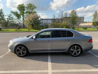 2013 Skoda Superb DSG II, серый, 820000 рублей, вид 4