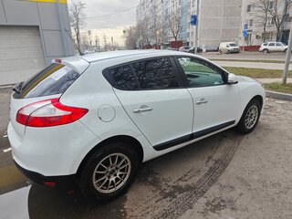 2014 Renault Megane III Рестайлинг 2, белый, 700000 рублей, вид 3