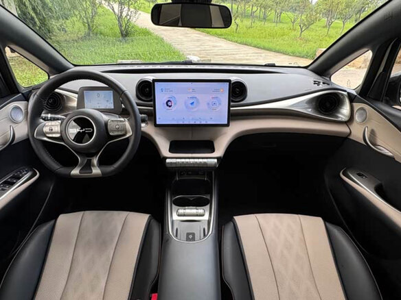 2024 BYD Dolphin 44.9 kWh I, белый, 1630000 рублей - вид 9