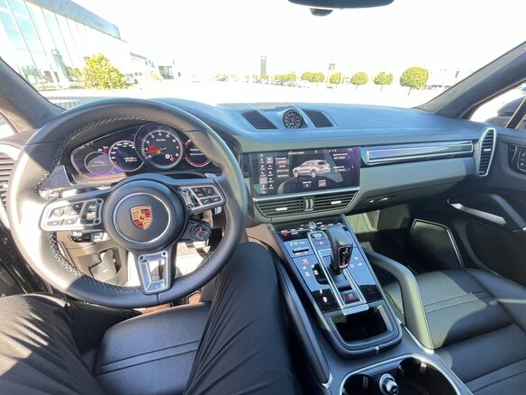 2019 Porsche Cayenne Turbo III, чёрный - вид 18