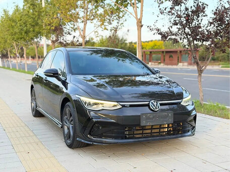 2022 Volkswagen Golf VIII, серый, 2100000 рублей, вид 3