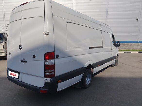 2013 Mercedes-Benz Sprinter, белый, 1500000 рублей - вид 1