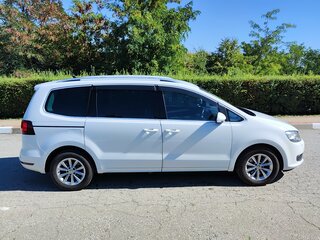 2016 Volkswagen Sharan II Рестайлинг, белый, 1850000 рублей, вид 5