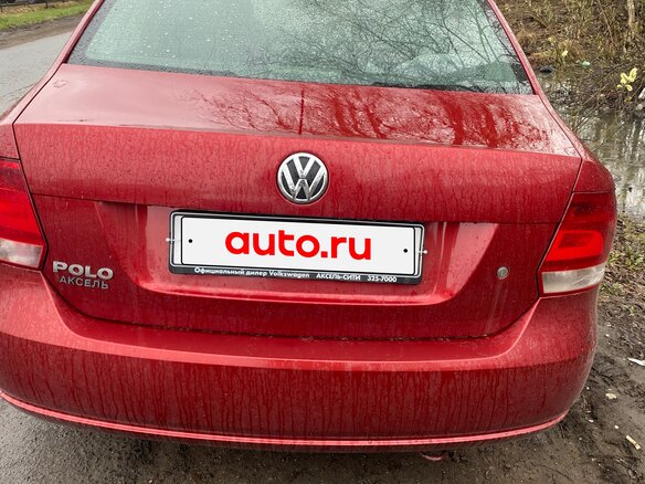 2013 Volkswagen Polo V, красный, 700000 рублей - вид 6