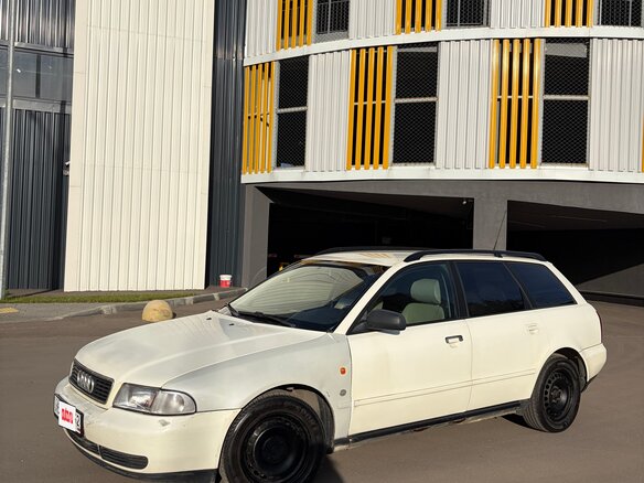 1996 Audi A4 I (B5), белый - вид 8