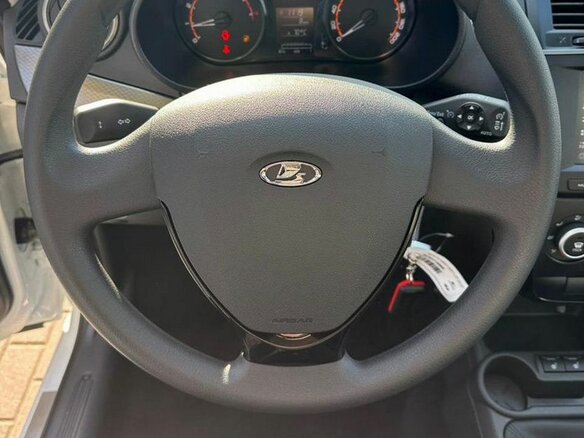 2026 Lada (ВАЗ) Granta I Рестайлинг, белый, 1319000 рублей - вид 19