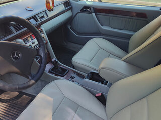 1993 Mercedes-Benz W124 220, чёрный, 1100000 рублей, вид 3