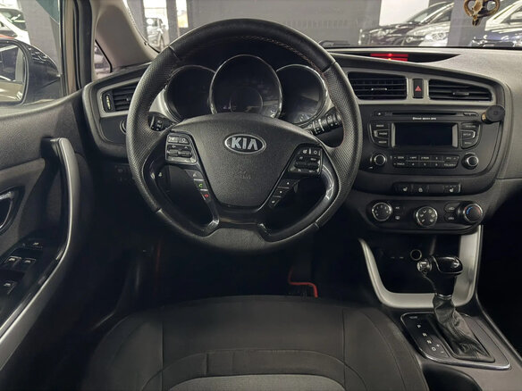 2012 Kia Ceed II, коричневый, 790000 рублей - вид 9