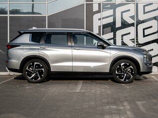 2023 Mitsubishi Outlander IV, серый, 4675000 рублей, вид 5