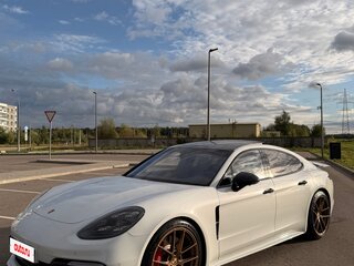 2017 Porsche Panamera Turbo II, белый, 8890000 рублей, вид 3