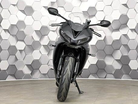 2024 Triumph Daytona 660, серый, 899000 рублей, вид 5
