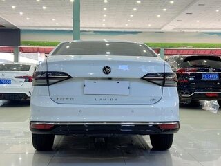 2025 Volkswagen Lavida IV, белый, 1800548 рублей, вид 3