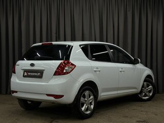 2011 Kia Ceed I Рестайлинг, белый, 669900 рублей, вид 4
