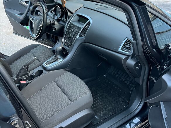 2014 Opel Astra J Рестайлинг, чёрный, 860000 рублей - вид 11