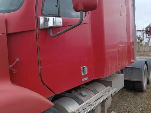 1999 Freightliner Century Class, красный, 1000000 рублей - вид 8