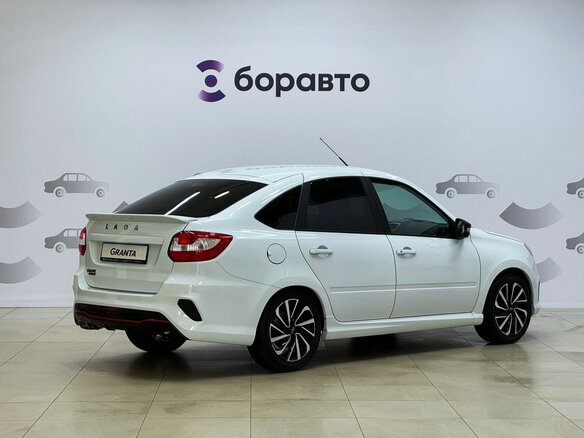 2026 Lada (ВАЗ) Granta Sport I Рестайлинг, белый, 1556000 рублей - вид 3