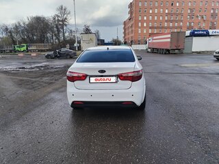2012 Kia Rio III, белый, 450000 рублей, вид 3