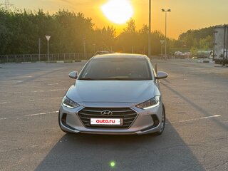 2017 Hyundai Elantra VI (AD), серебристый, 1200000 рублей, вид 4