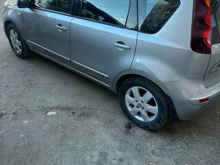 2012 Nissan Note I Рестайлинг, серый, 700000 рублей, вид 4