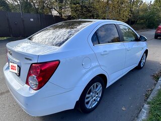 2013 Chevrolet Aveo II, белый, 850000 рублей, вид 5