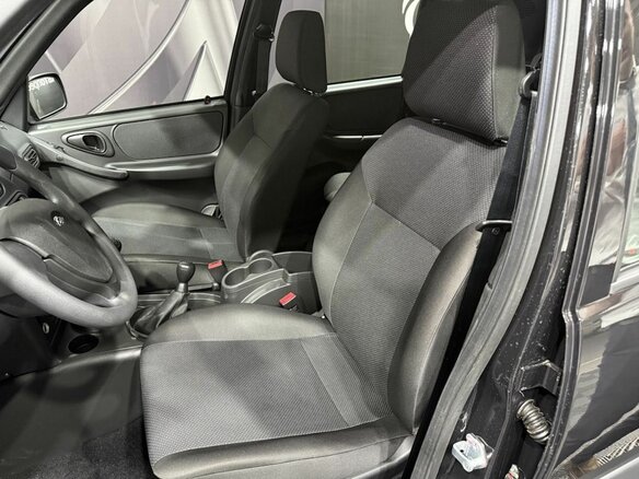 2026 Lada (ВАЗ) Niva Travel I Рестайлинг, чёрный, 1528000 рублей - вид 8