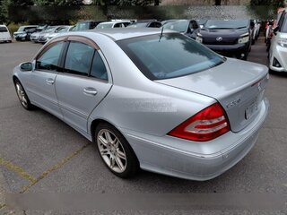 2006 Mercedes-Benz C-Класс 280 II (W203) Рестайлинг, серебристый, 699000 рублей, вид 4
