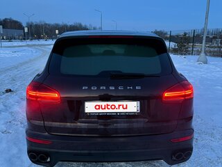 2016 Porsche Cayenne II Рестайлинг (958), коричневый, 4000000 рублей, вид 3