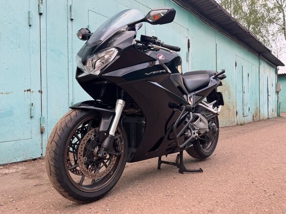 2017 Honda VFR 800, чёрный, 670000 рублей - вид 12
