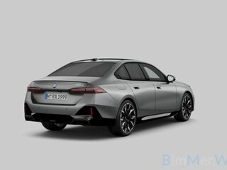2026 BMW 5 серии 540d xDrive VIII (G60/G61/G68), серый, 14190000 рублей, вид 4