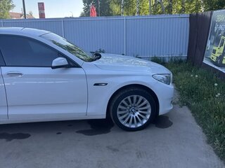 2010 BMW 5 серии Gran Turismo 530d xDrive VI (F10/F11/F07), белый, 1600000 рублей, вид 4