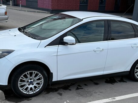 2012 Ford Focus III, белый, 700000 рублей, вид 3
