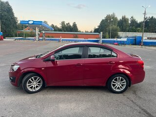 2014 Chevrolet Aveo II, красный, 400000 рублей, вид 4
