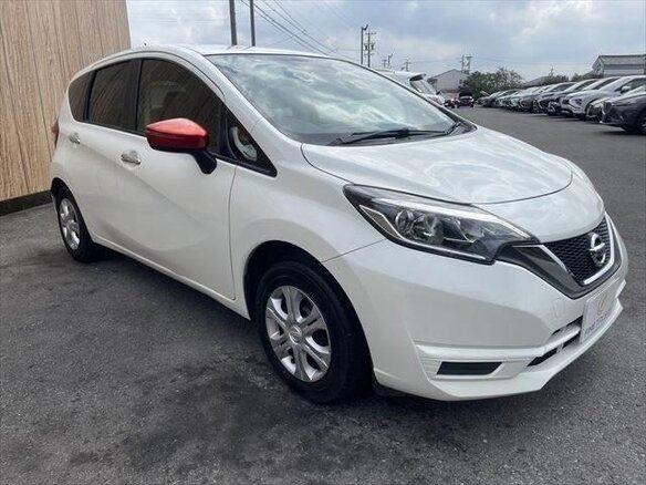2017 Nissan Note II Рестайлинг, белый, 730000 рублей - вид 1