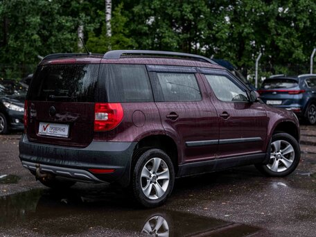 2013 Skoda Yeti I, красный, 700000 рублей, вид 2