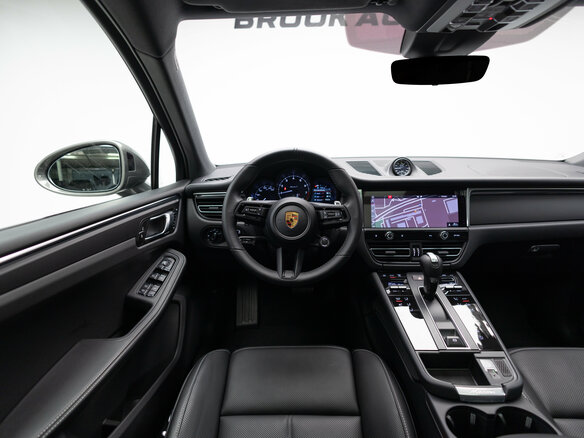 2026 Porsche Macan I Рестайлинг 2, чёрный, 12390000 рублей - вид 12