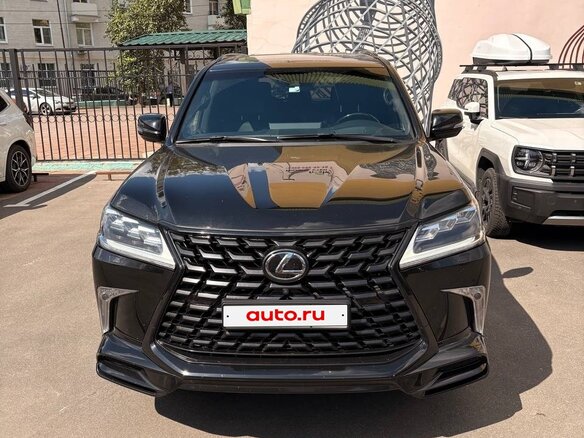 2021 Lexus LX 570 III Рестайлинг 2, чёрный - вид 1