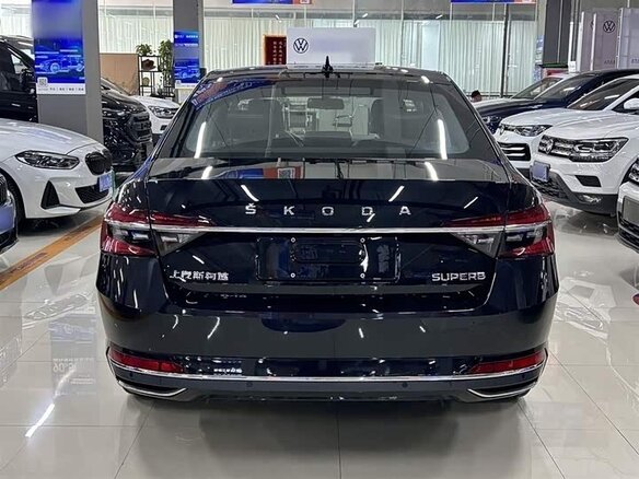 2025 Skoda Superb III Рестайлинг, чёрный - вид 5