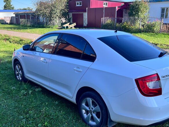 2014 Skoda Rapid I, белый - вид 3