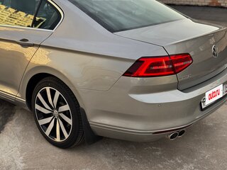 2017 Volkswagen Passat B8, серебристый, 2250000 рублей, вид 5