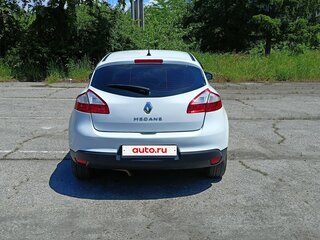 2013 Renault Megane III Рестайлинг, белый, 850000 рублей, вид 4