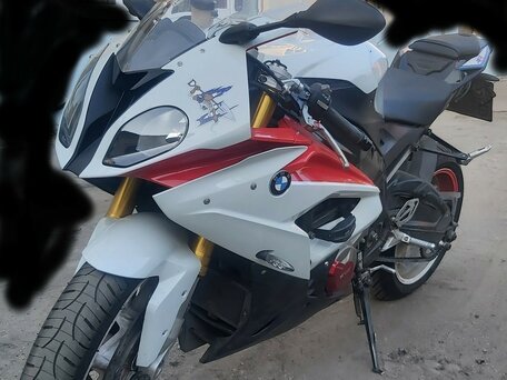 2017 BMW S 1000 RR, красный, 1350000 рублей, вид 4