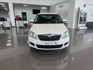 2011 Skoda Fabia II Рестайлинг, белый, 585000 рублей, вид 2